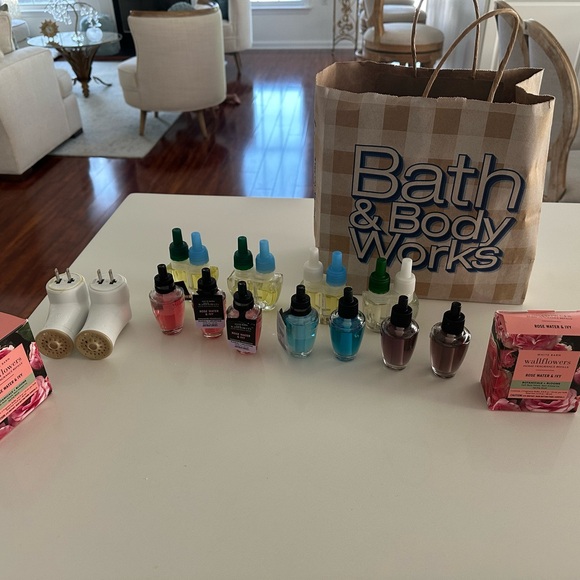 Bath & Body Works Fragrance Refill Set with Vibrant Colors - Picture 1 of 6